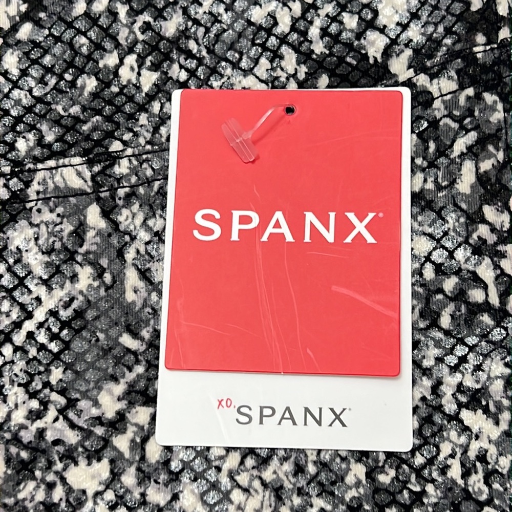 SPANX Faux Leather Snake Shine Leggings - Picture 8 of 11